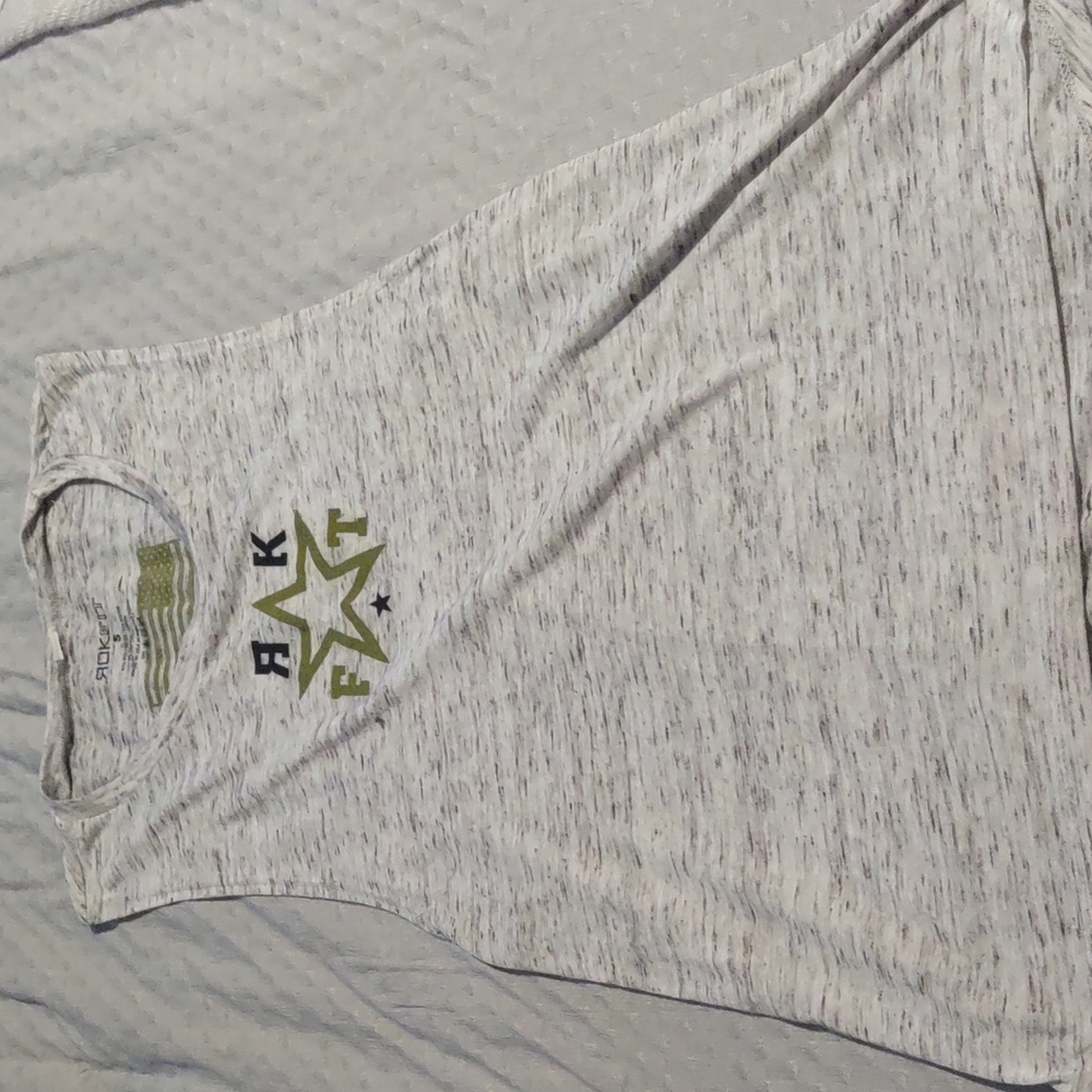 Rokfit no sleeve workout shirt